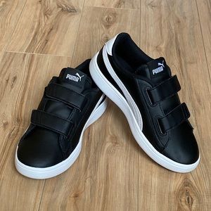 Puma Little Kids’ 365173-03 Smash V2 Leather Sneakers- Black/White Sz 1.5C